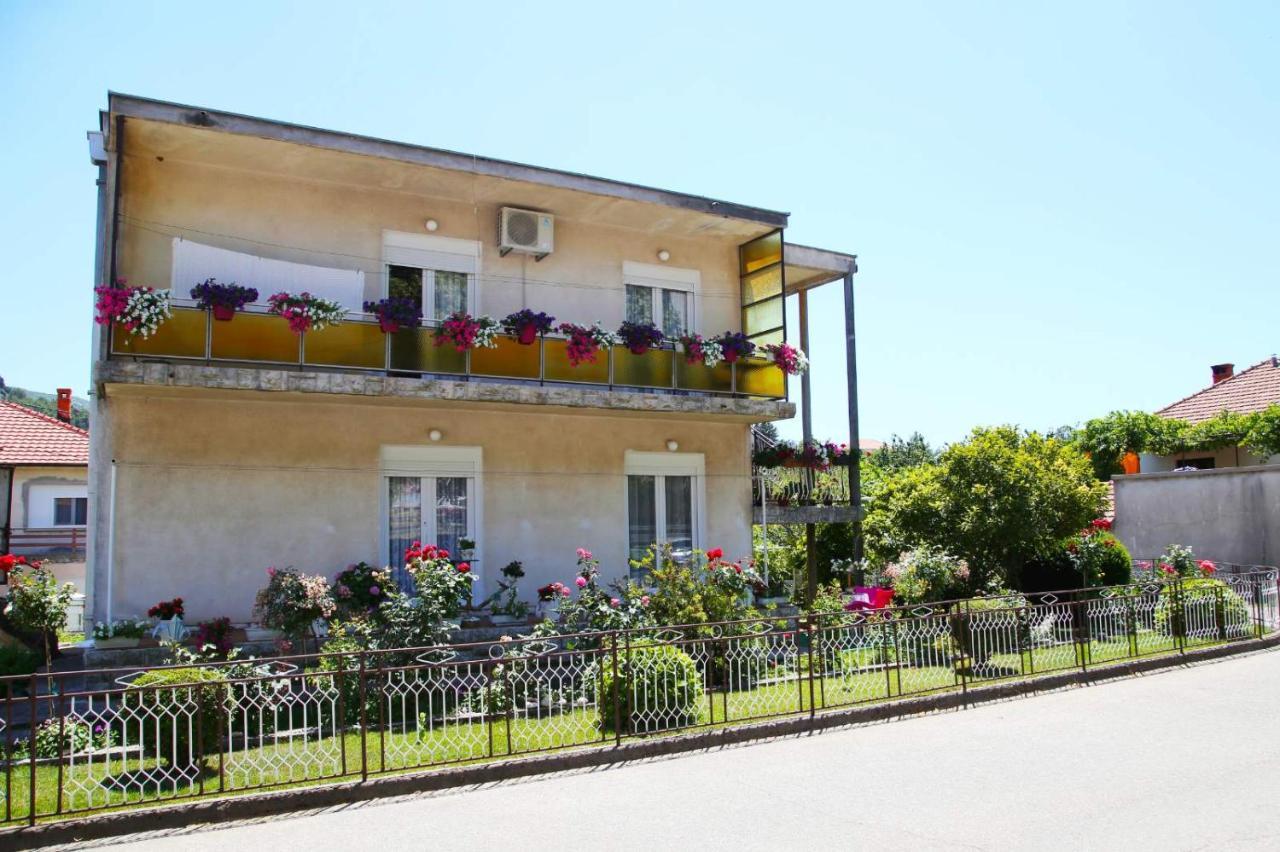 Cvijetna Oaza Apartamento Trebinje Exterior foto