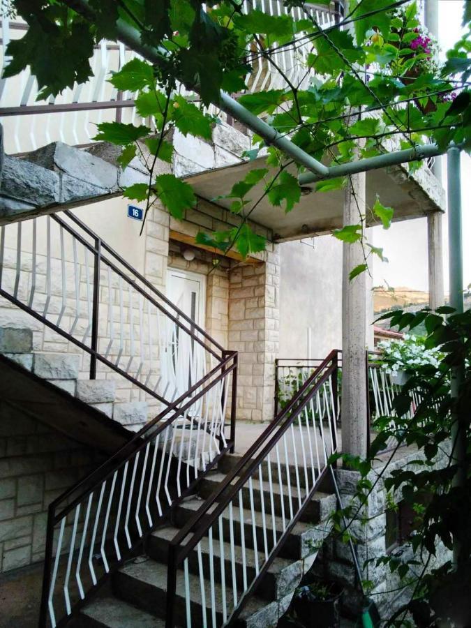 Cvijetna Oaza Apartamento Trebinje Exterior foto